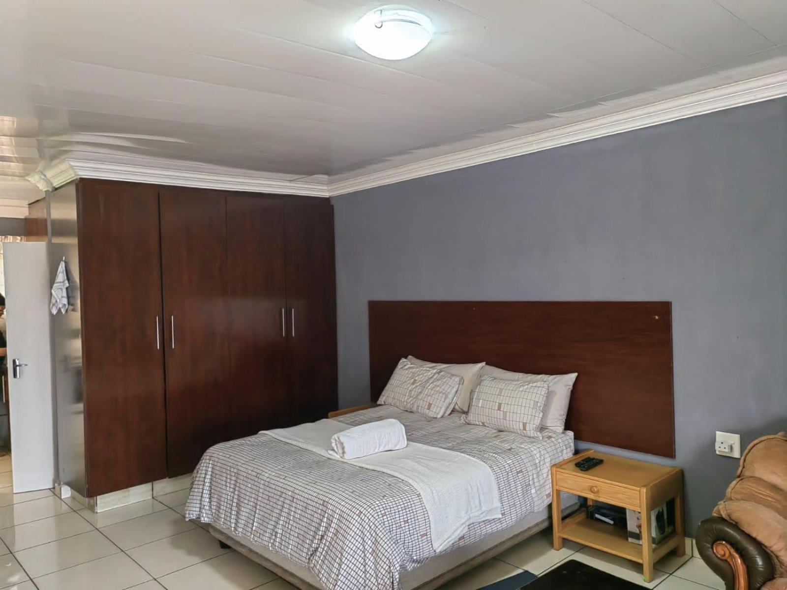 Sibahlenomhlambi Guesthouse Springs  Exteriör bild